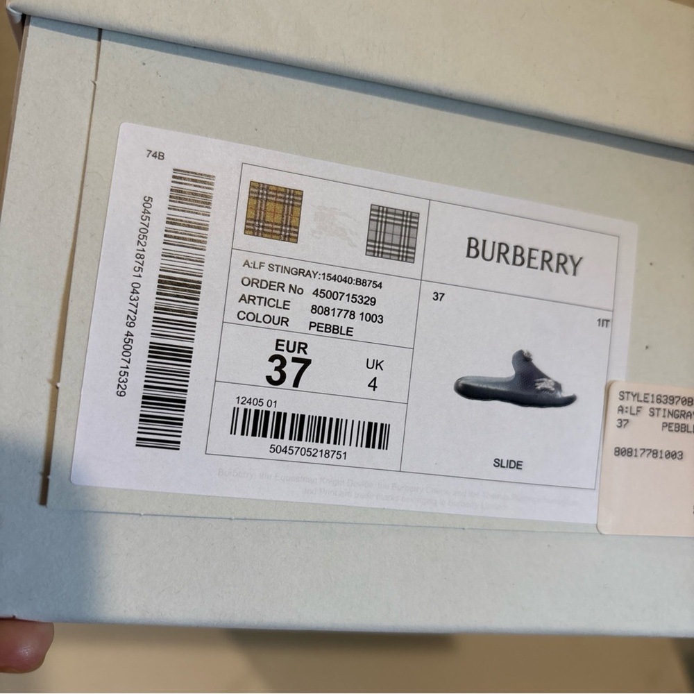 NWT BURBERRY SIZE 37 Women’s Burberry  Stingray Rubber Slide Sandals - Picture 9 of 9